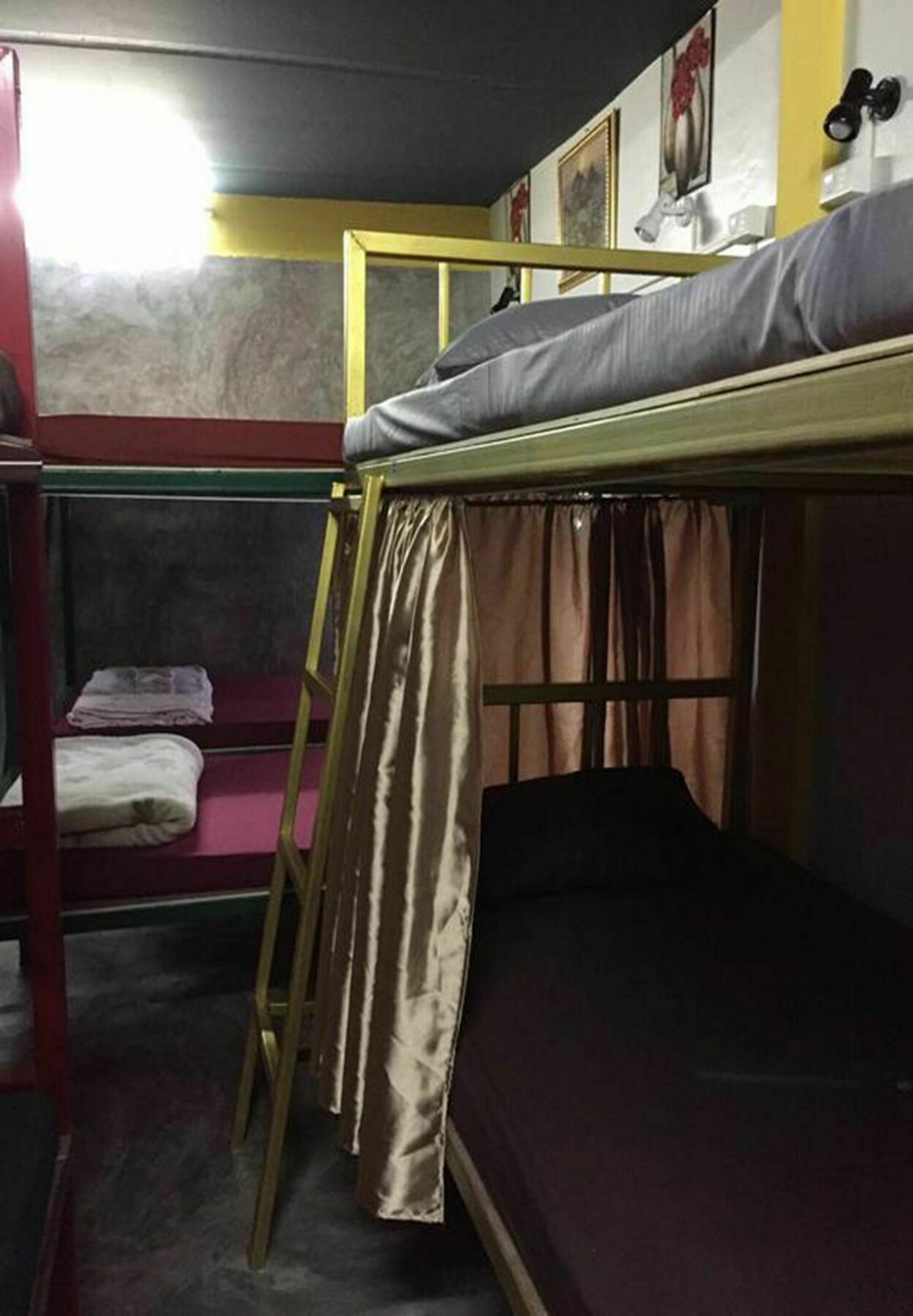 צ'יאנג מאי Tiger House Hostel (Adults Only) מראה חיצוני תמונה